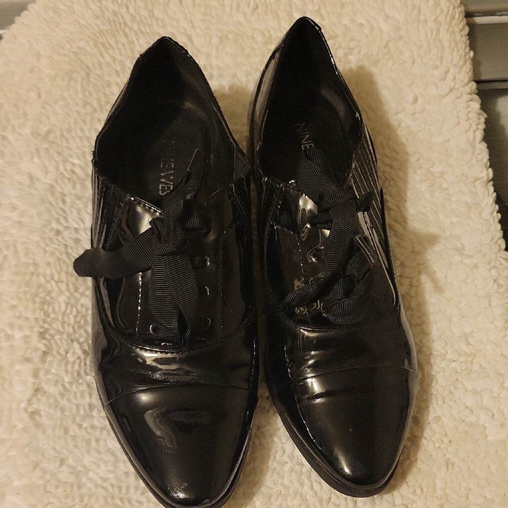 Nine West Glossy Black Lace-Up Loafers